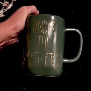 ⭐️BOGO FREE⭐️ NWT Rae Dunn Under the Mistletoe Mug